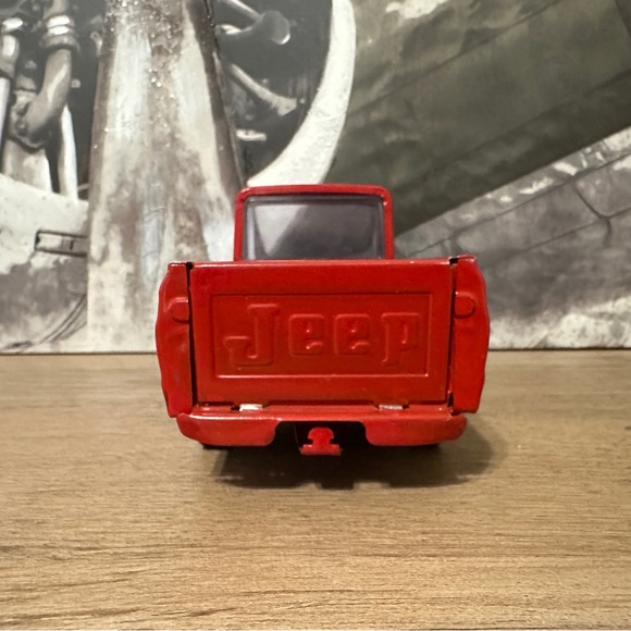 VTG red Tonka Jeep truck - Picture 4 of 7